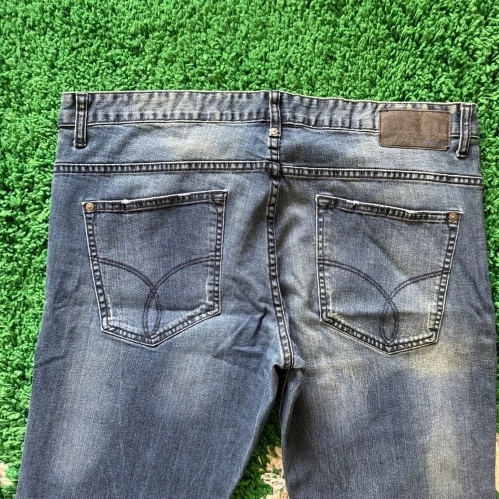 Calvin Klein Jeans Men Slim Fit Distressed Blue Denim Button Fly Pants 38x32 - Picture 9 of 9